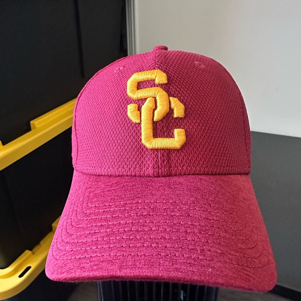 USC Trojans Official New Era 39THIRTY Cap - Size M/L
